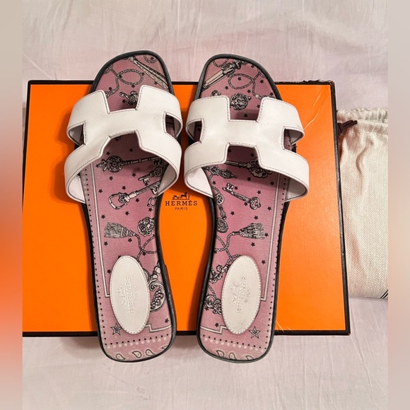 SOLD‼️ Hermes Oran sandals - Picture 3 of 11